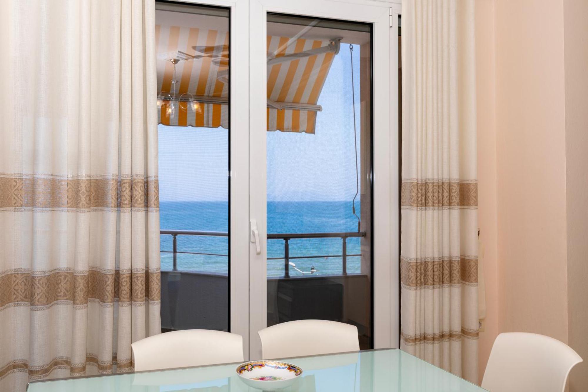 Imperial Visar Iriish Apartment